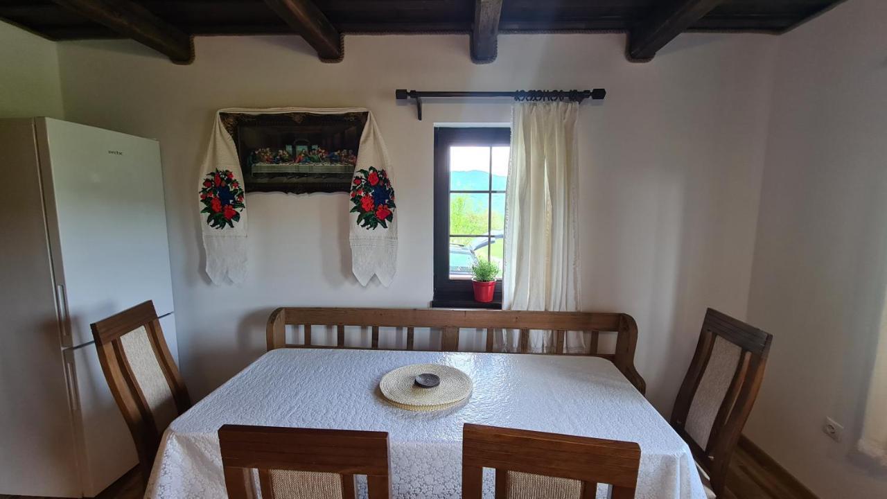 Casa Bunicilor Din Oncestiヴィラ エクステリア 写真